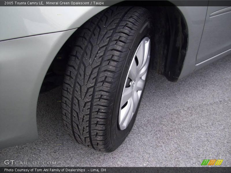 Mineral Green Opalescent / Taupe 2005 Toyota Camry LE