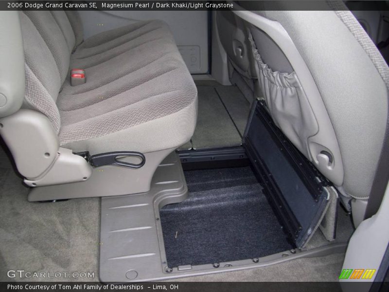 Magnesium Pearl / Dark Khaki/Light Graystone 2006 Dodge Grand Caravan SE