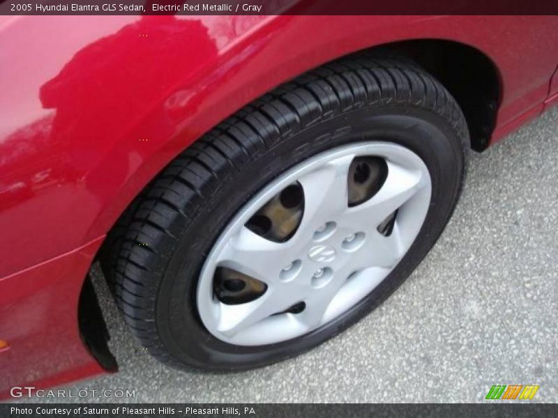 Electric Red Metallic / Gray 2005 Hyundai Elantra GLS Sedan