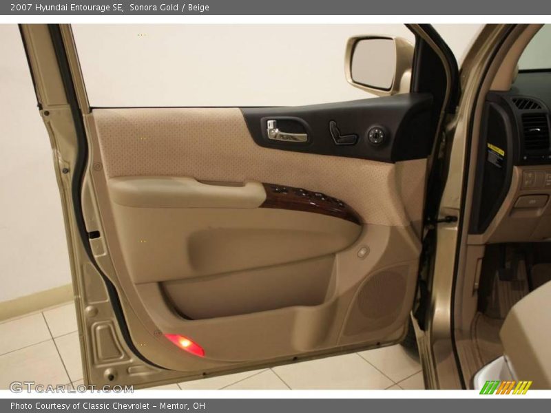 Sonora Gold / Beige 2007 Hyundai Entourage SE