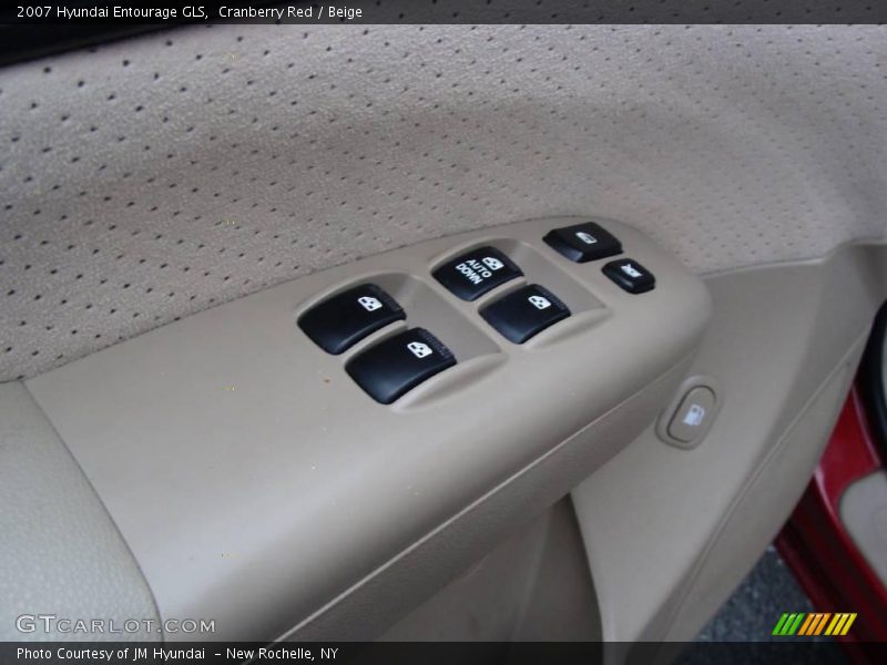 Cranberry Red / Beige 2007 Hyundai Entourage GLS