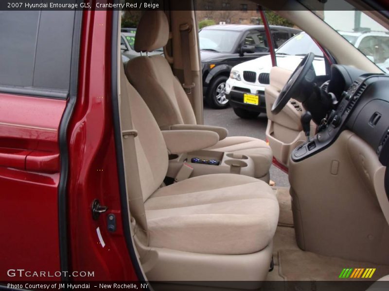 Cranberry Red / Beige 2007 Hyundai Entourage GLS