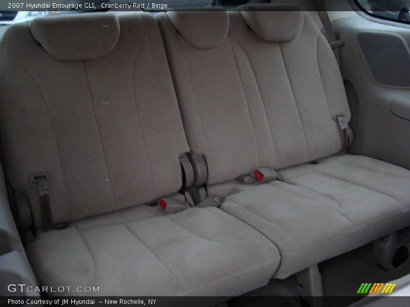 Cranberry Red / Beige 2007 Hyundai Entourage GLS