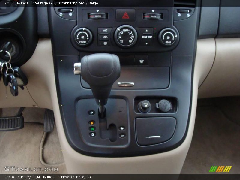 Cranberry Red / Beige 2007 Hyundai Entourage GLS