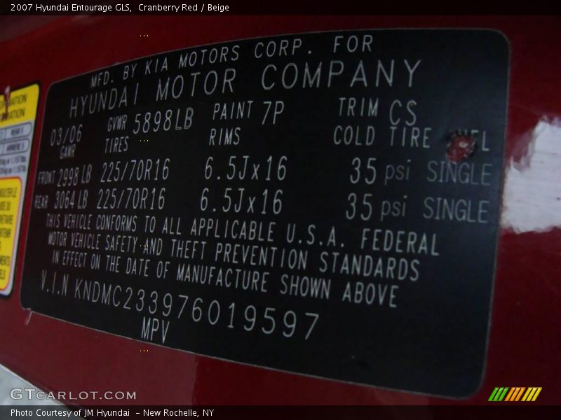 Cranberry Red / Beige 2007 Hyundai Entourage GLS