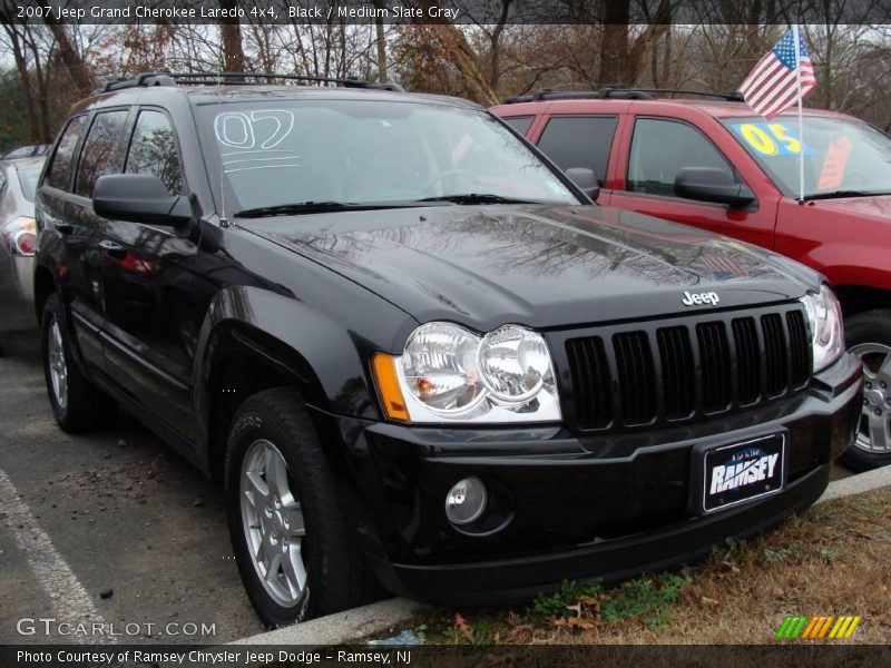 Black / Medium Slate Gray 2007 Jeep Grand Cherokee Laredo 4x4