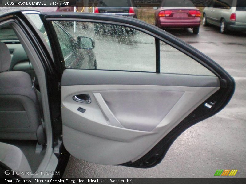 Black / Ash 2009 Toyota Camry LE