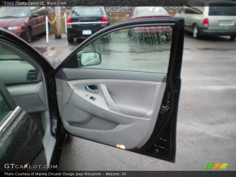 Black / Ash 2009 Toyota Camry LE