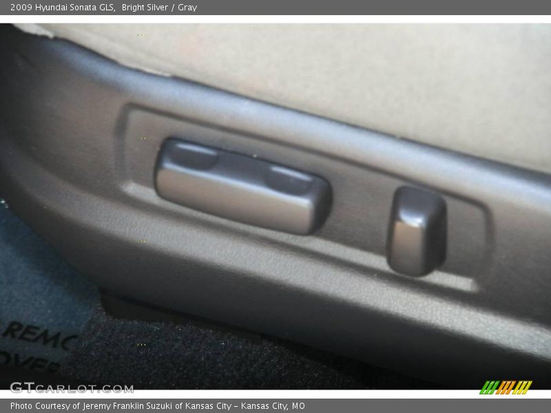 Bright Silver / Gray 2009 Hyundai Sonata GLS