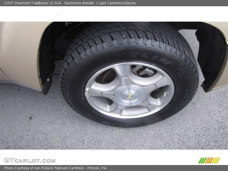 Sandstone Metallic / Light Cashmere/Ebony 2007 Chevrolet TrailBlazer LS 4x4