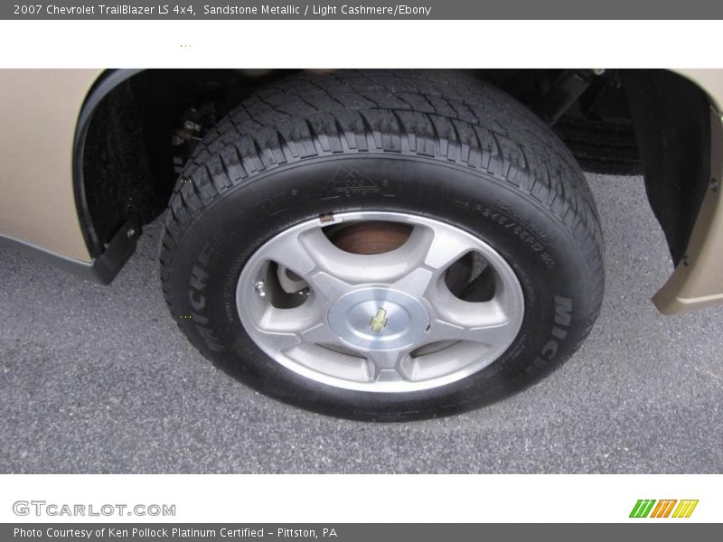 Sandstone Metallic / Light Cashmere/Ebony 2007 Chevrolet TrailBlazer LS 4x4