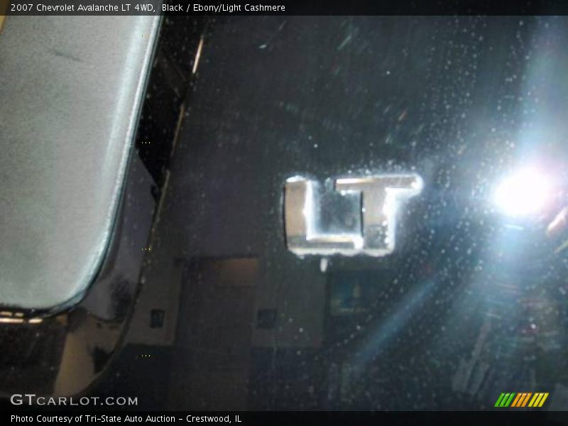 Black / Ebony/Light Cashmere 2007 Chevrolet Avalanche LT 4WD
