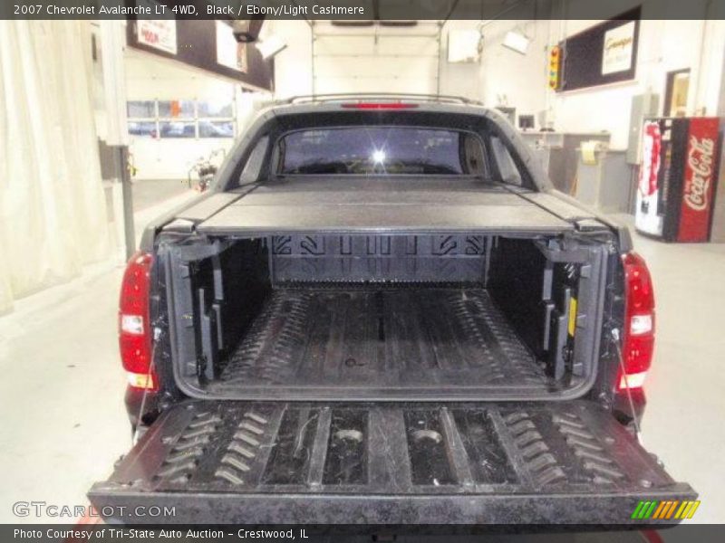 Black / Ebony/Light Cashmere 2007 Chevrolet Avalanche LT 4WD
