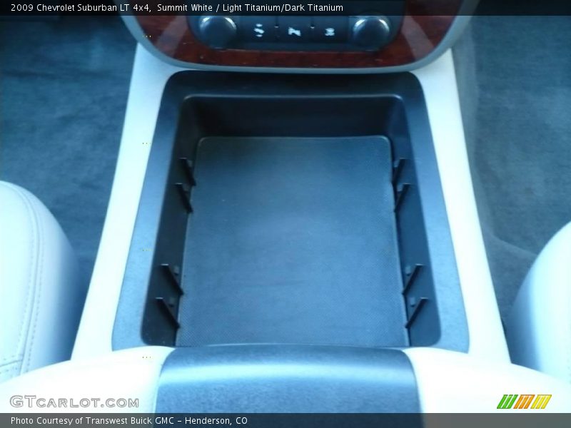 Summit White / Light Titanium/Dark Titanium 2009 Chevrolet Suburban LT 4x4