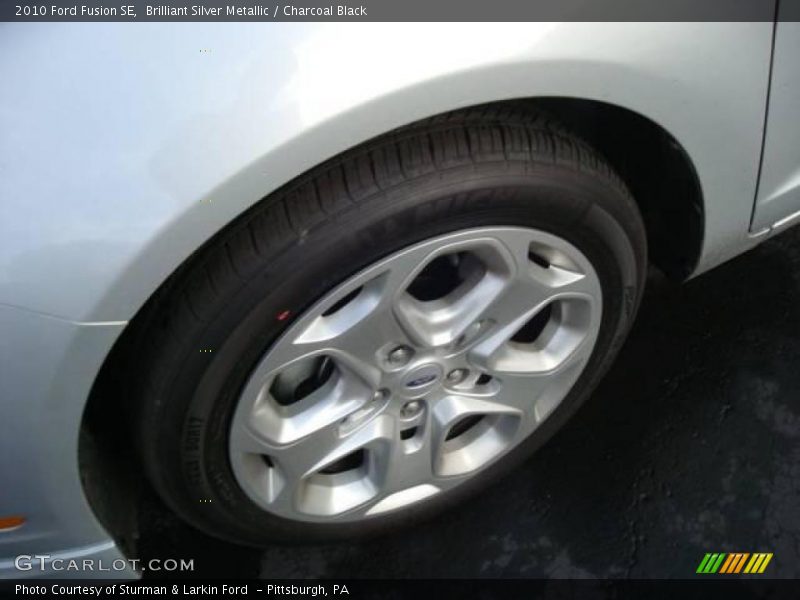 Brilliant Silver Metallic / Charcoal Black 2010 Ford Fusion SE