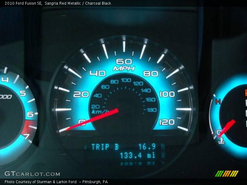 Sangria Red Metallic / Charcoal Black 2010 Ford Fusion SE