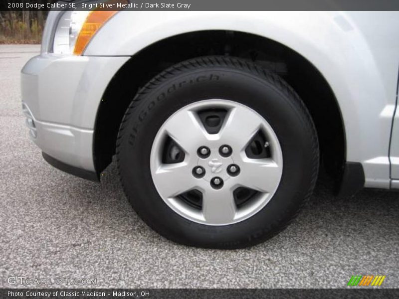 Bright Silver Metallic / Dark Slate Gray 2008 Dodge Caliber SE
