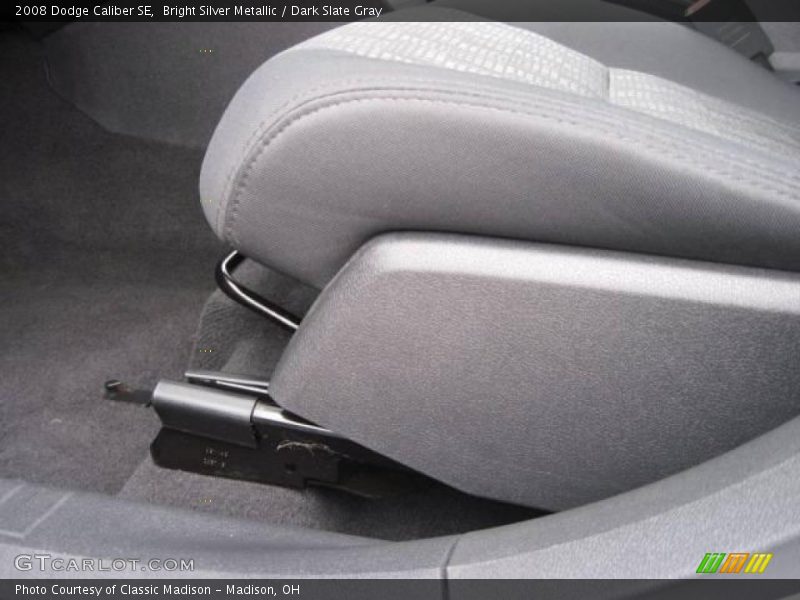 Bright Silver Metallic / Dark Slate Gray 2008 Dodge Caliber SE