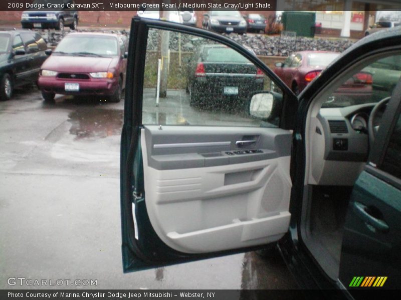 Melbourne Green Pearl / Medium Slate Gray/Light Shale 2009 Dodge Grand Caravan SXT