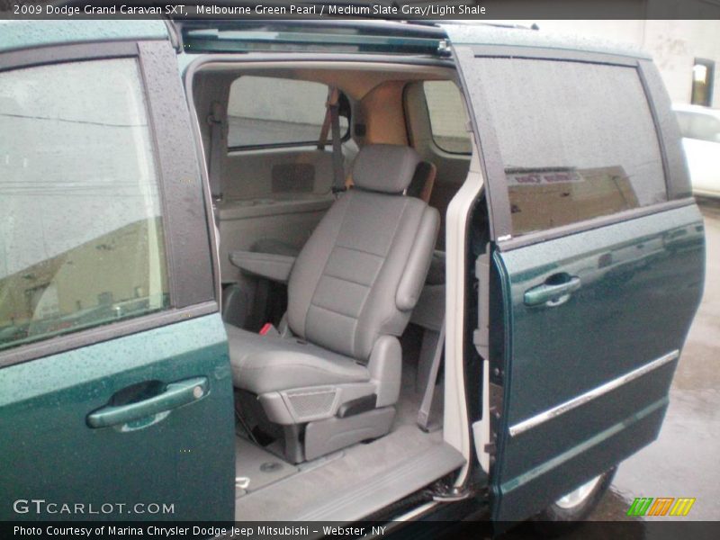 Melbourne Green Pearl / Medium Slate Gray/Light Shale 2009 Dodge Grand Caravan SXT