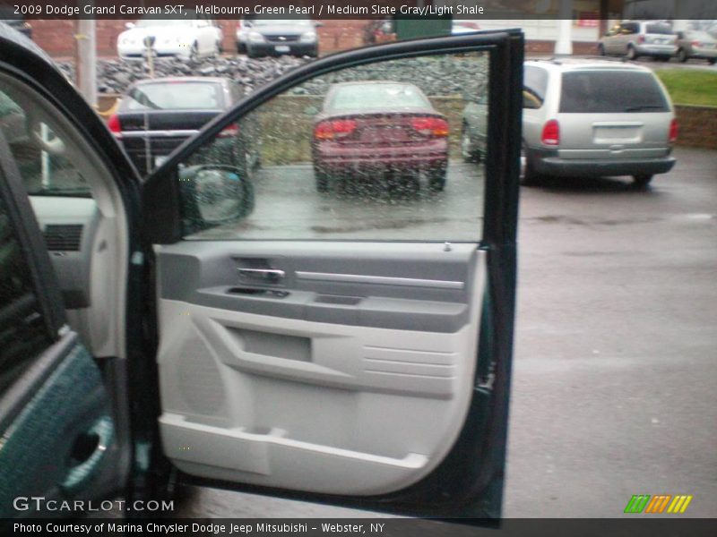 Melbourne Green Pearl / Medium Slate Gray/Light Shale 2009 Dodge Grand Caravan SXT