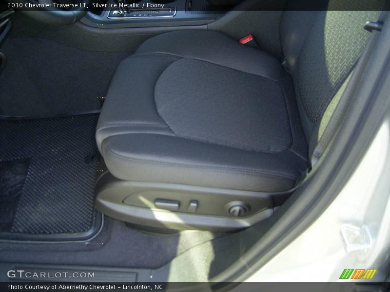 Silver Ice Metallic / Ebony 2010 Chevrolet Traverse LT