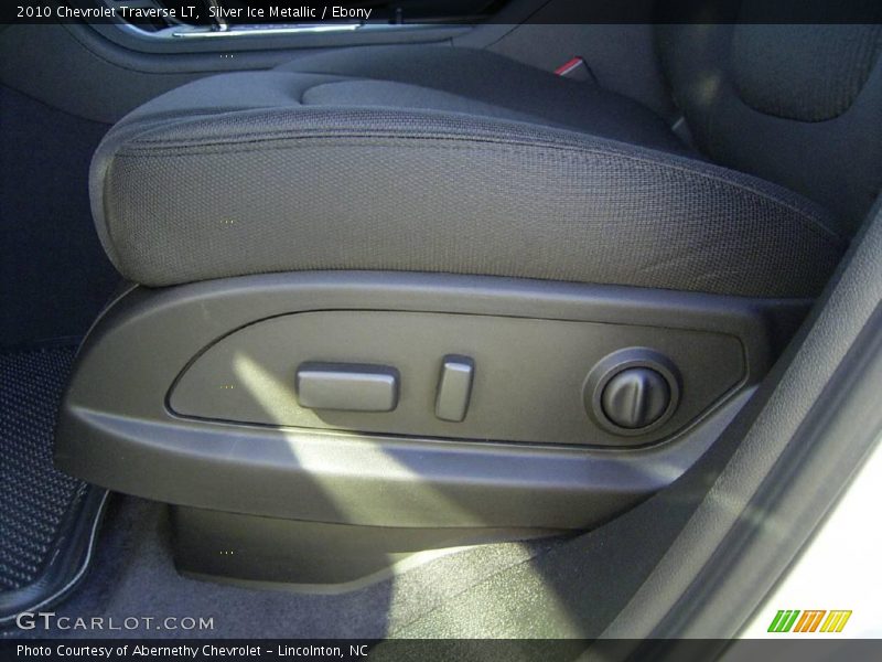 Silver Ice Metallic / Ebony 2010 Chevrolet Traverse LT