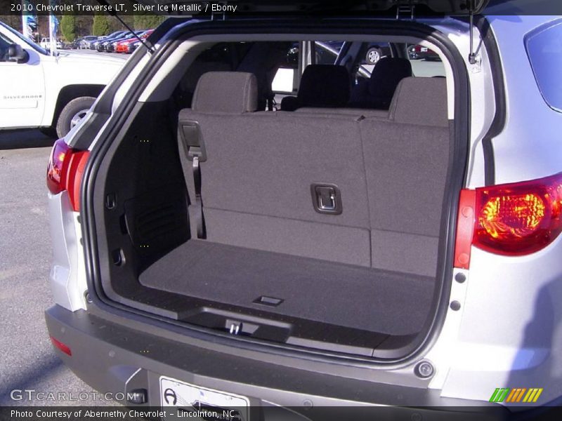 Silver Ice Metallic / Ebony 2010 Chevrolet Traverse LT