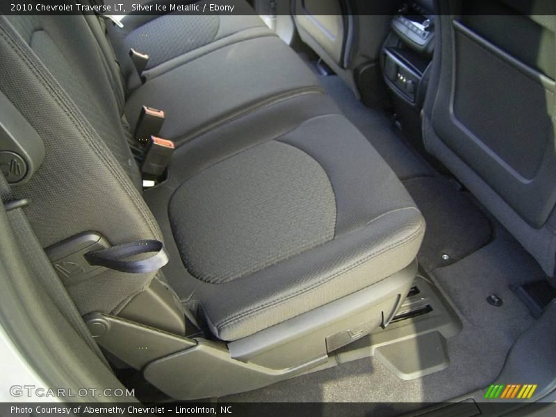Silver Ice Metallic / Ebony 2010 Chevrolet Traverse LT