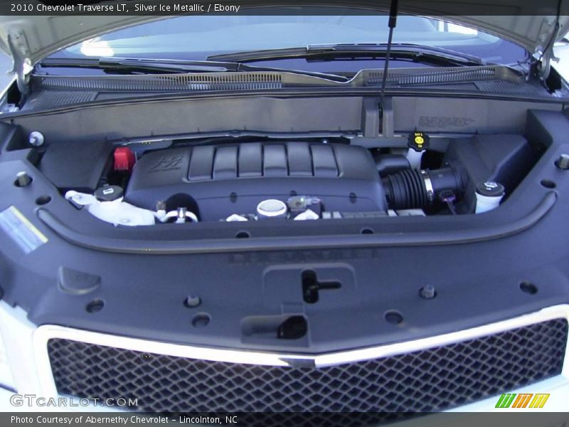 Silver Ice Metallic / Ebony 2010 Chevrolet Traverse LT