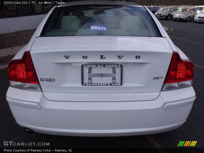 Ice White / Taupe 2009 Volvo S60 2.5T