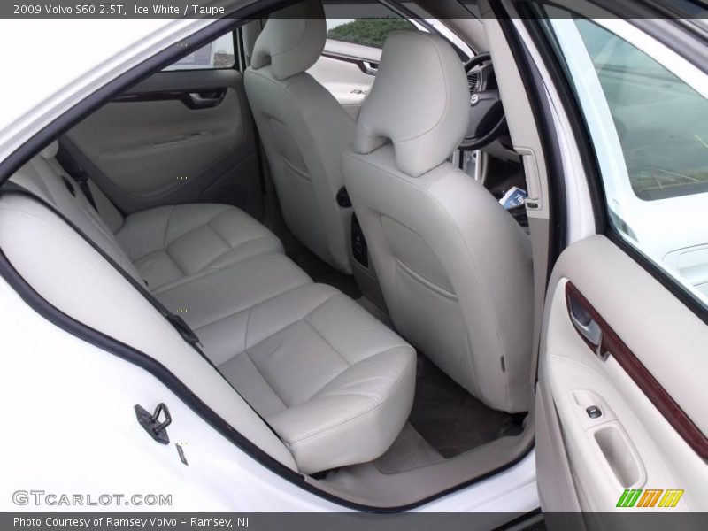 Ice White / Taupe 2009 Volvo S60 2.5T
