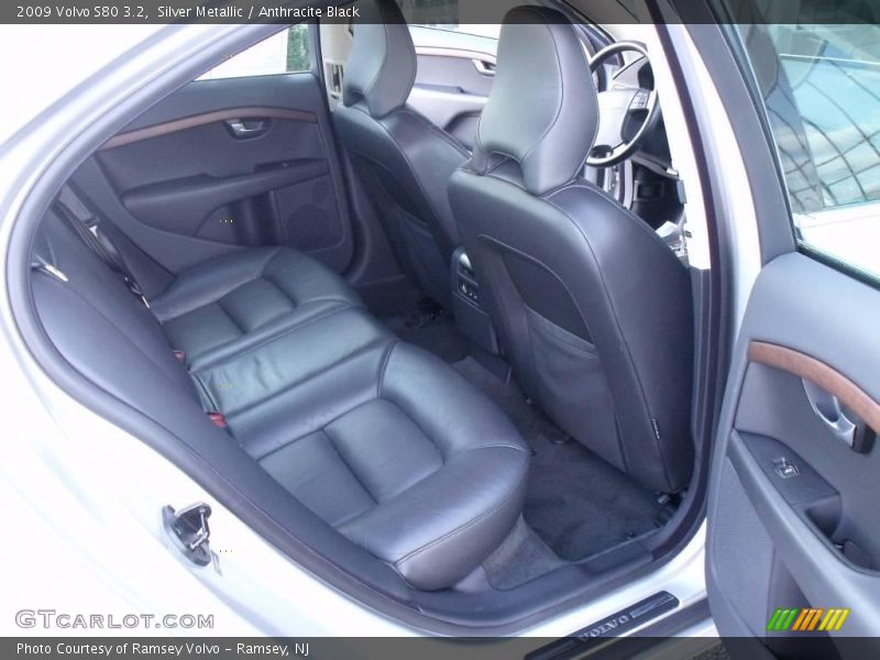 Silver Metallic / Anthracite Black 2009 Volvo S80 3.2