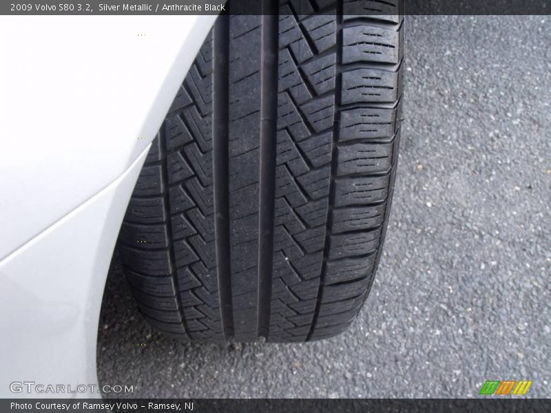 Silver Metallic / Anthracite Black 2009 Volvo S80 3.2
