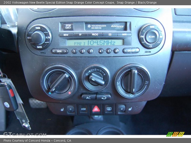 Snap Orange / Black/Orange 2002 Volkswagen New Beetle Special Edition Snap Orange Color Concept Coupe