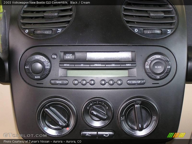 Black / Cream 2003 Volkswagen New Beetle GLS Convertible