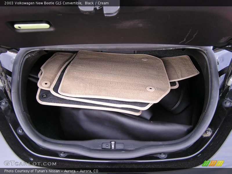 Black / Cream 2003 Volkswagen New Beetle GLS Convertible