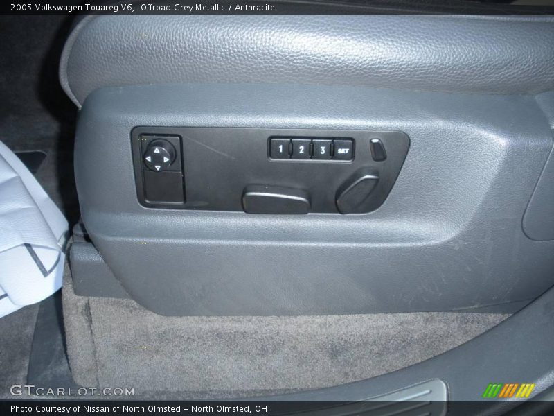 Offroad Grey Metallic / Anthracite 2005 Volkswagen Touareg V6