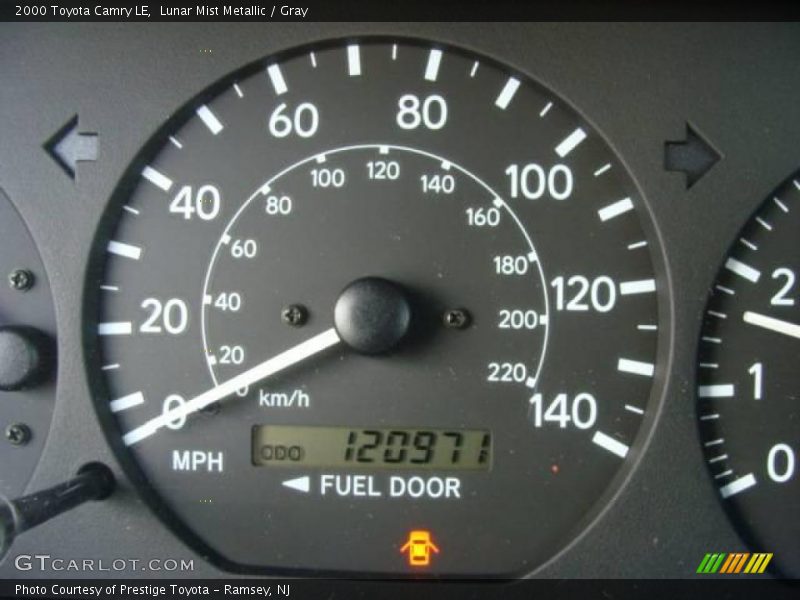 Lunar Mist Metallic / Gray 2000 Toyota Camry LE