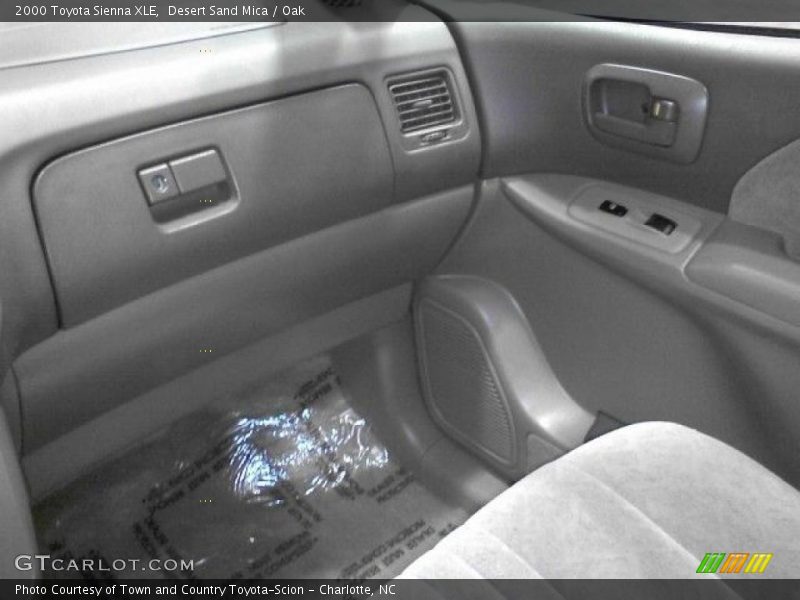 Desert Sand Mica / Oak 2000 Toyota Sienna XLE