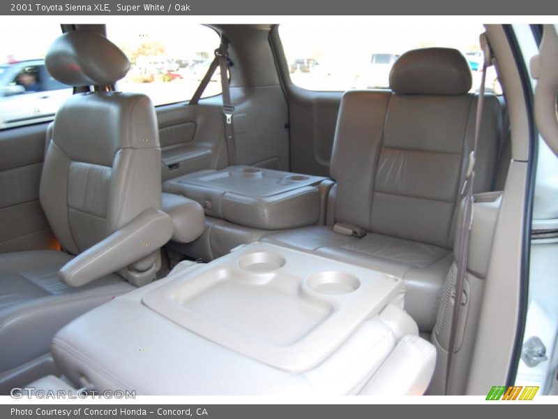 Super White / Oak 2001 Toyota Sienna XLE