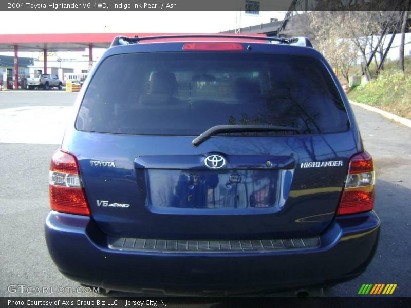 Indigo Ink Pearl / Ash 2004 Toyota Highlander V6 4WD