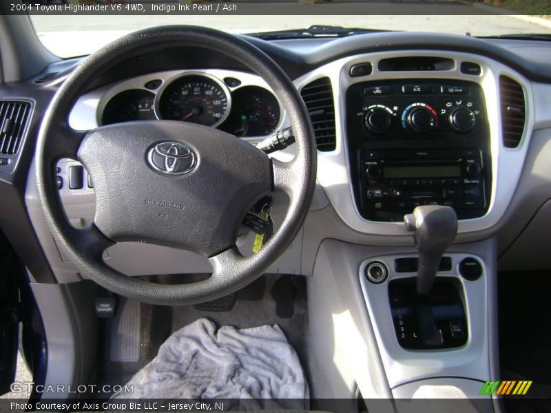 Indigo Ink Pearl / Ash 2004 Toyota Highlander V6 4WD