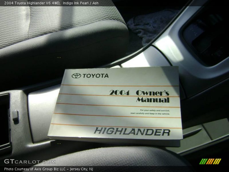 Indigo Ink Pearl / Ash 2004 Toyota Highlander V6 4WD
