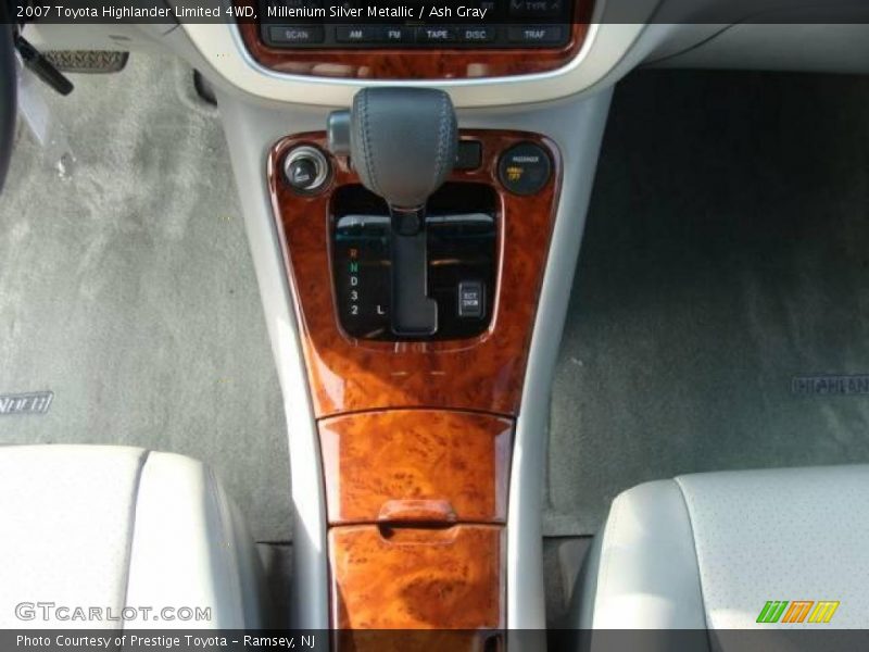 Millenium Silver Metallic / Ash Gray 2007 Toyota Highlander Limited 4WD