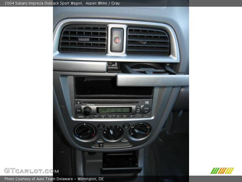 Aspen White / Gray 2004 Subaru Impreza Outback Sport Wagon