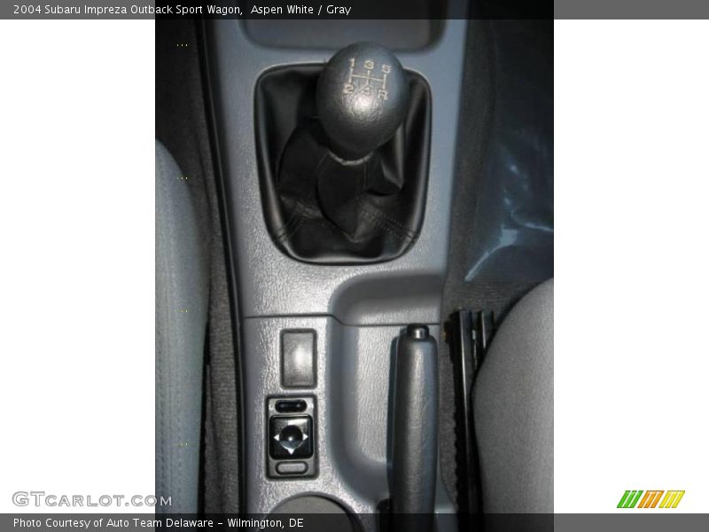 Aspen White / Gray 2004 Subaru Impreza Outback Sport Wagon