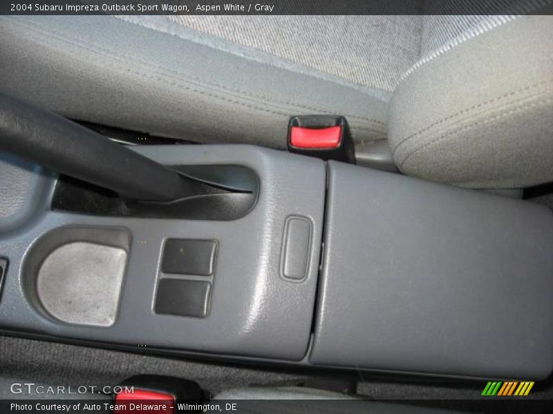 Aspen White / Gray 2004 Subaru Impreza Outback Sport Wagon