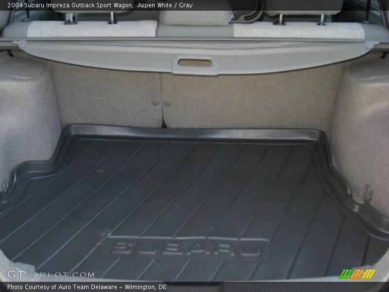 Aspen White / Gray 2004 Subaru Impreza Outback Sport Wagon