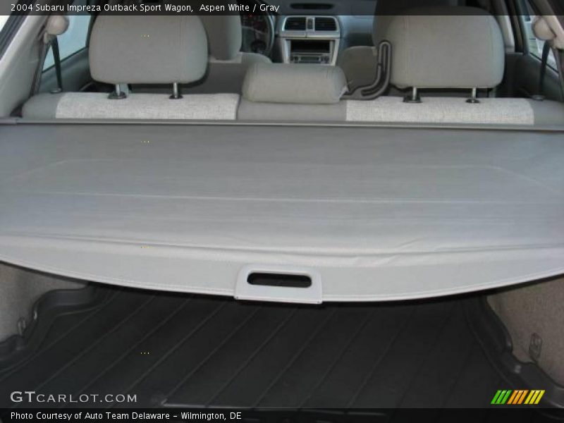 Aspen White / Gray 2004 Subaru Impreza Outback Sport Wagon